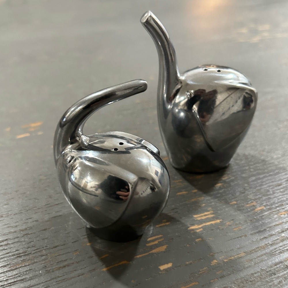 Elephant Salt & Pepper Shakers
